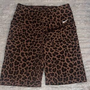 nike women’s high-waisted leopard biker shorts